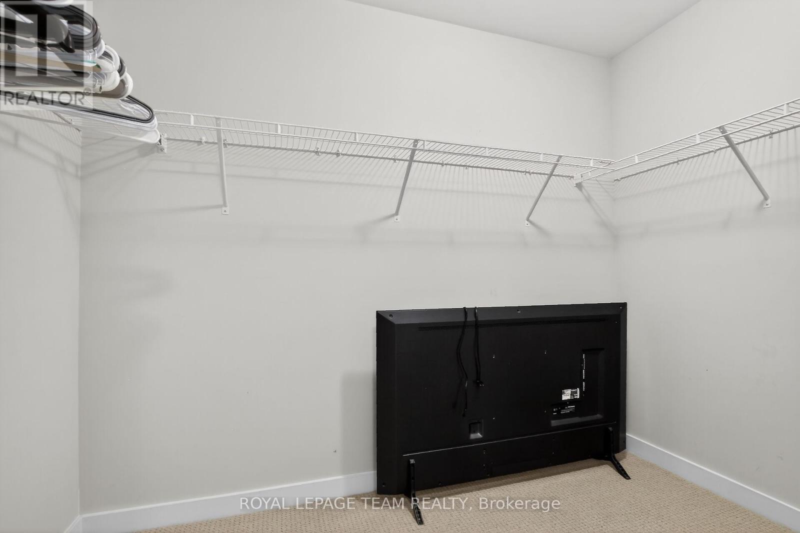 408 GIDRAN CIRCLE - 35