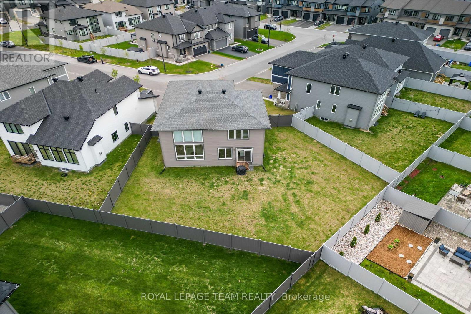 408 GIDRAN CIRCLE - 47