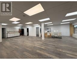 4 - 390 Muskoka Road S, Gravenhurst), ON P1P1J4 Photo 9