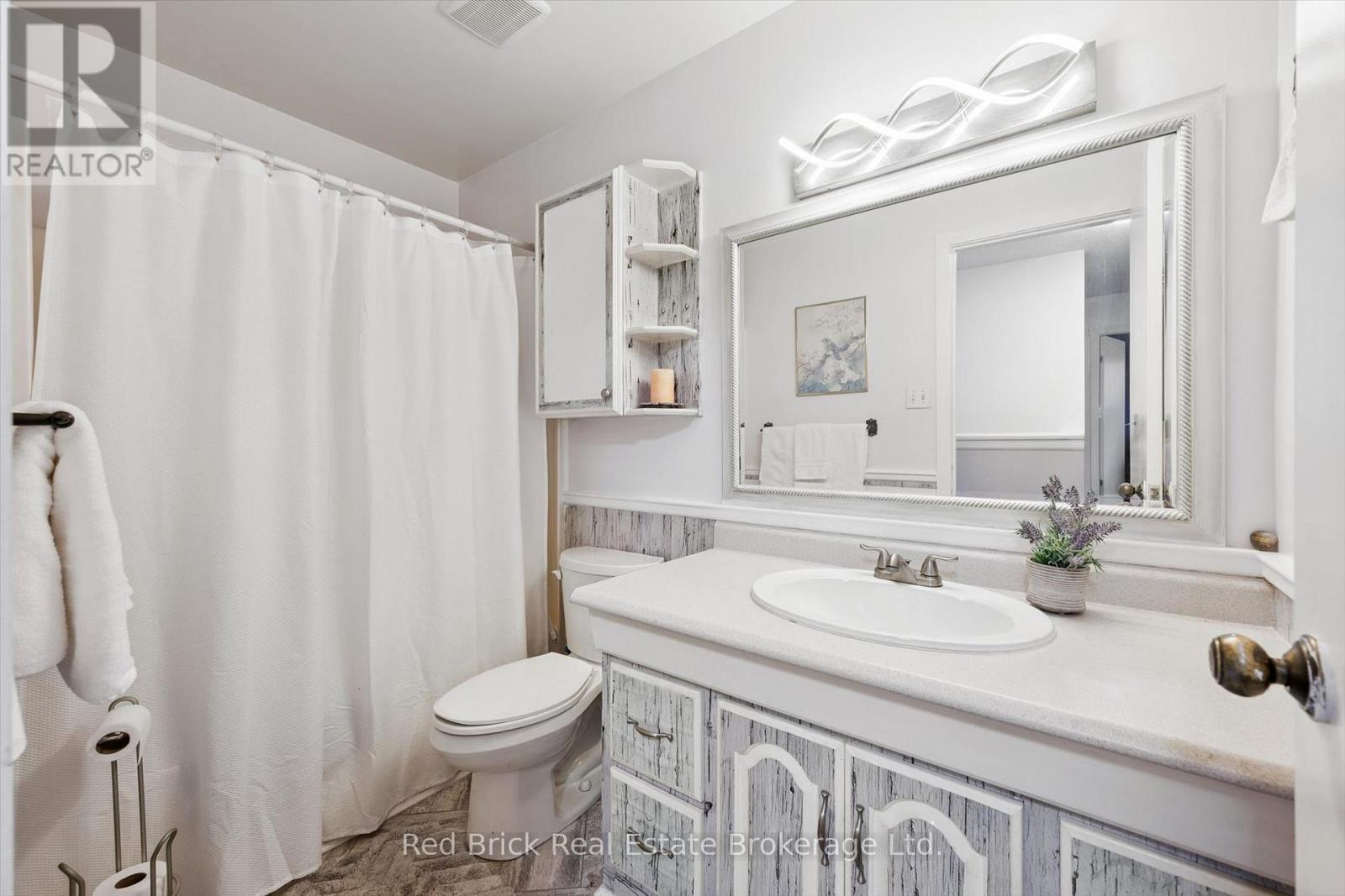 #36 90 FERMAN DRIVE - Image 19