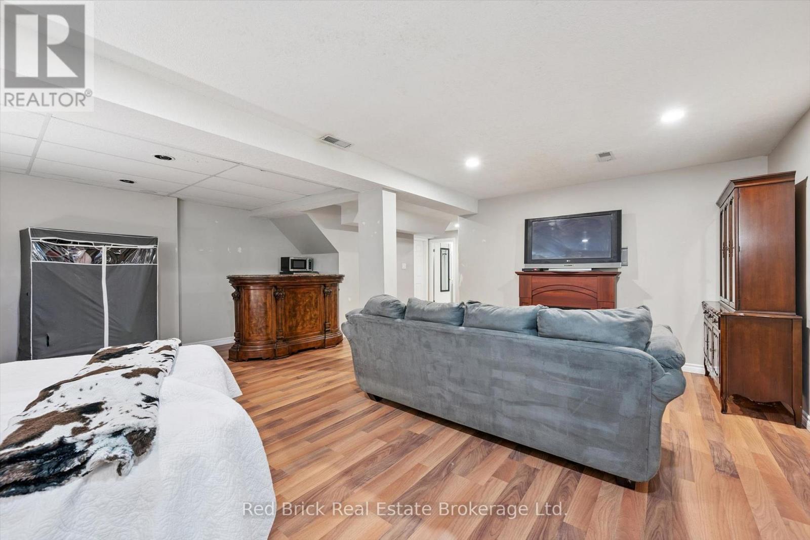 #36 90 FERMAN DRIVE - Image 25