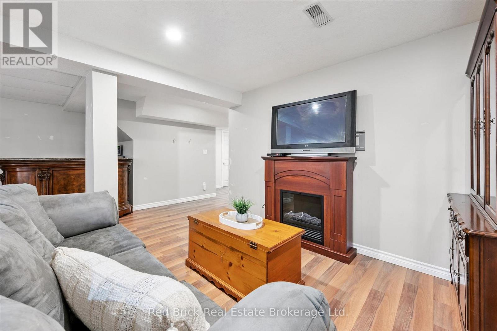 #36 90 FERMAN DRIVE - Image 26