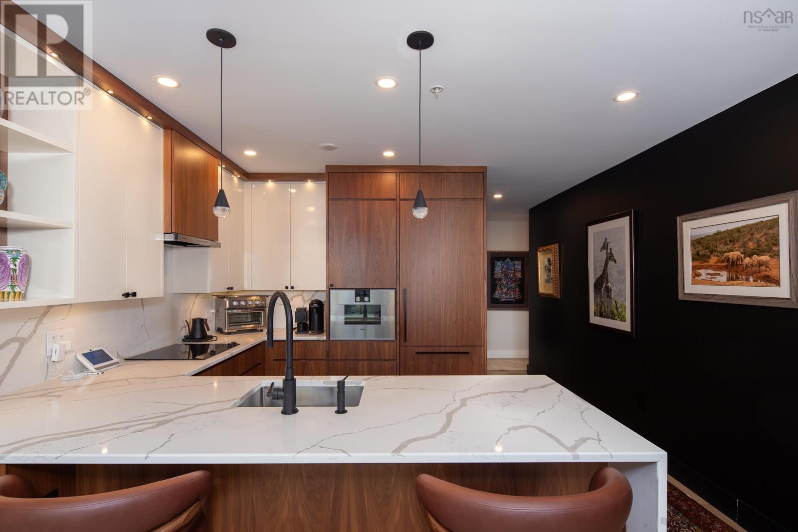 #304 220 Waterfront Drive - 31