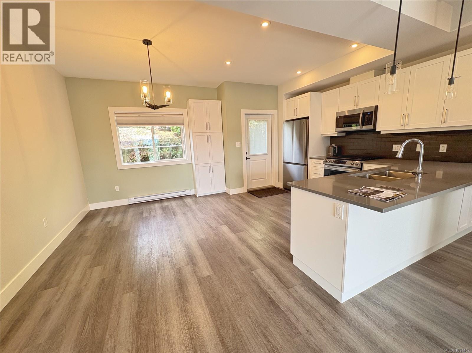 #15 3195 Herons Way - 12