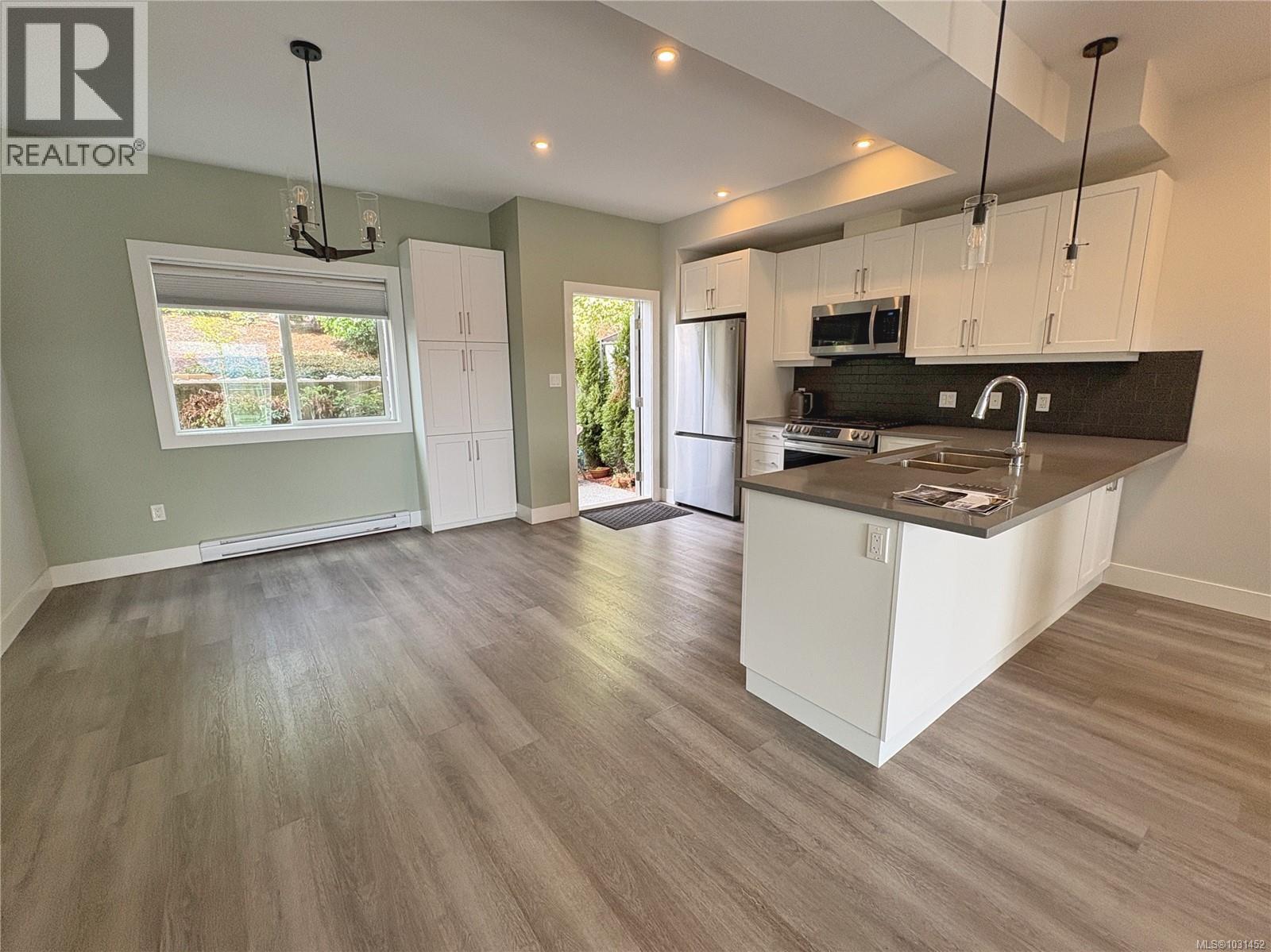 #15 3195 Herons Way - 10