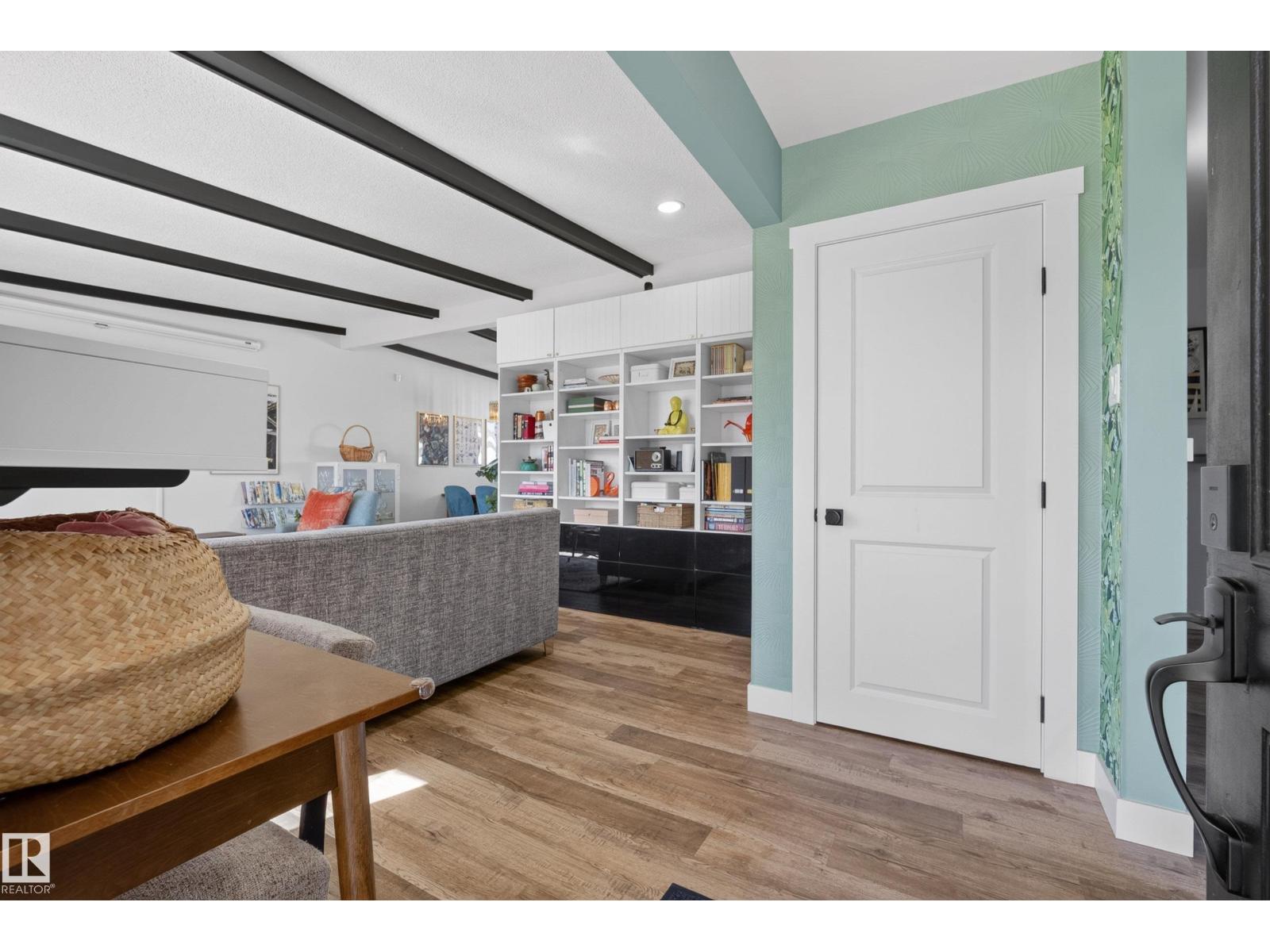 14128 73 ST NW - 4