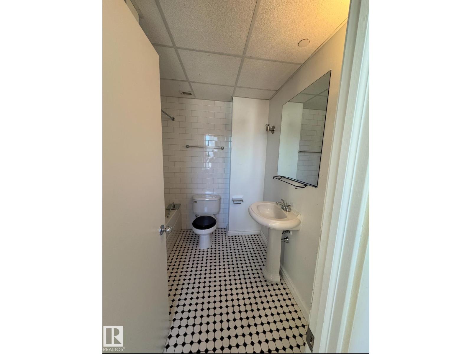 #810 10134 100 ST NW — photo 9
