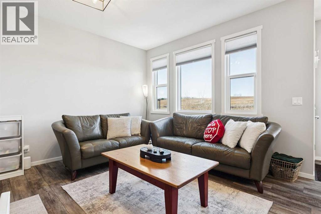 57 Crestridge Bay SW - 16
