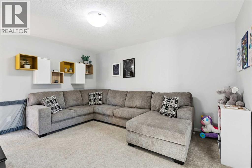 57 Crestridge Bay SW - 23