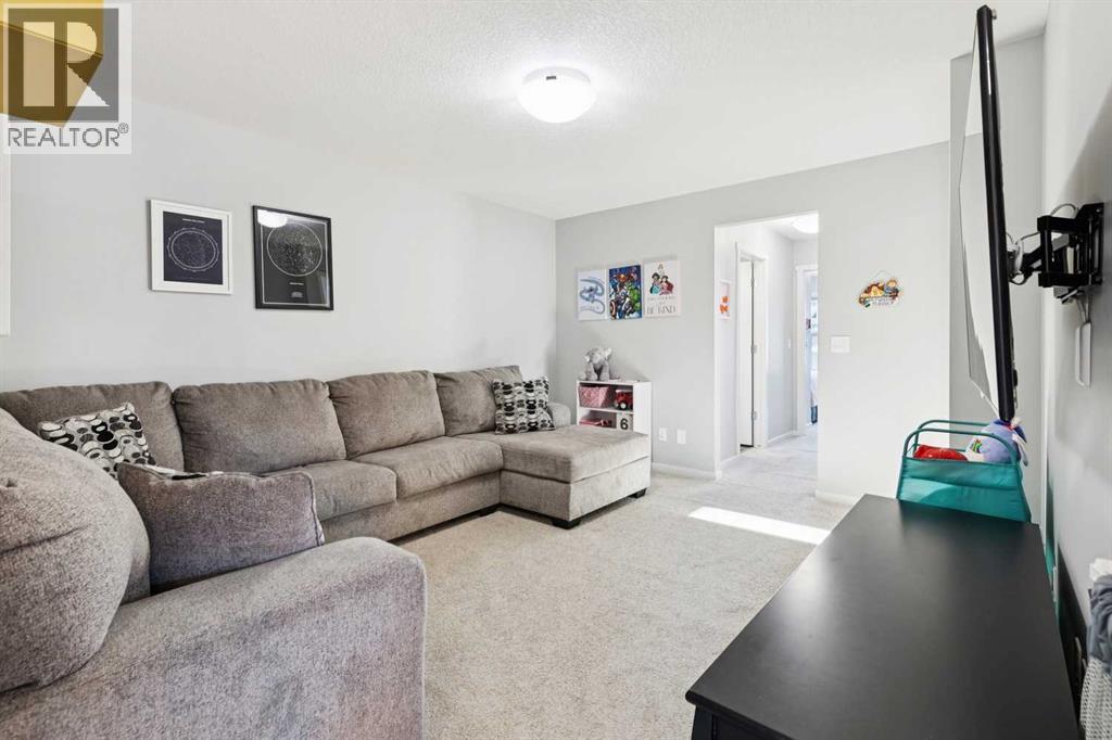 57 Crestridge Bay SW - 22