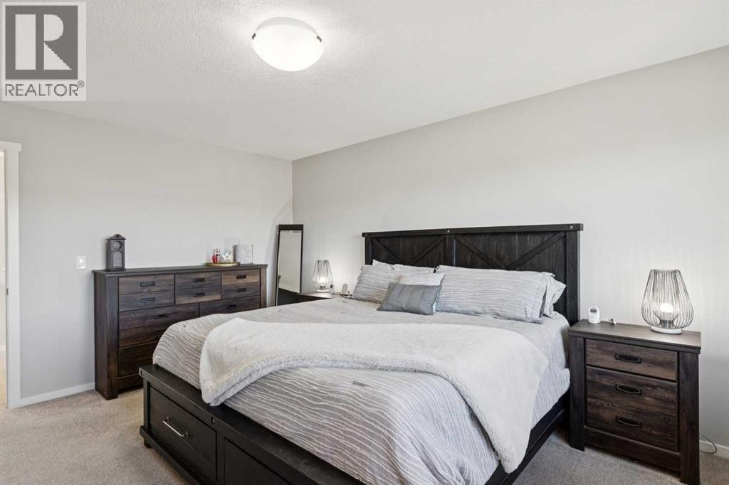 57 Crestridge Bay SW - 35