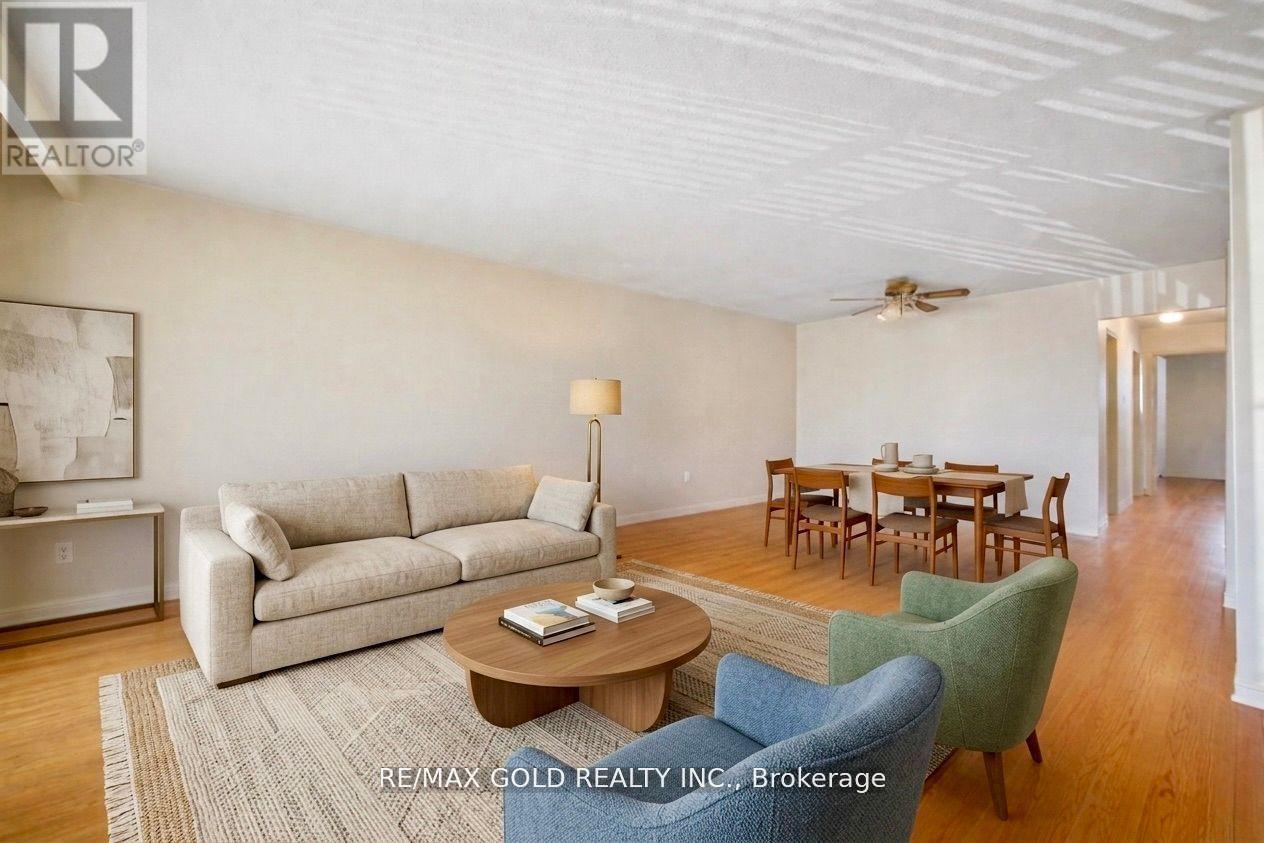 877 CONSORT CRESCENT - 4