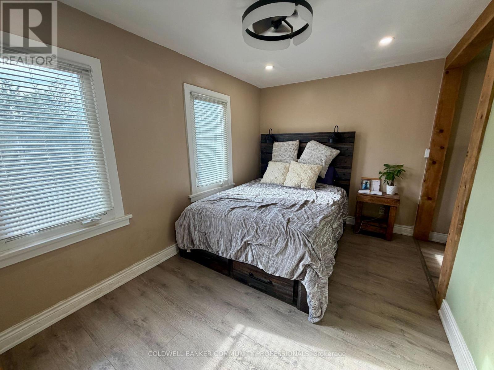 94 HOWARD AVENUE - 12