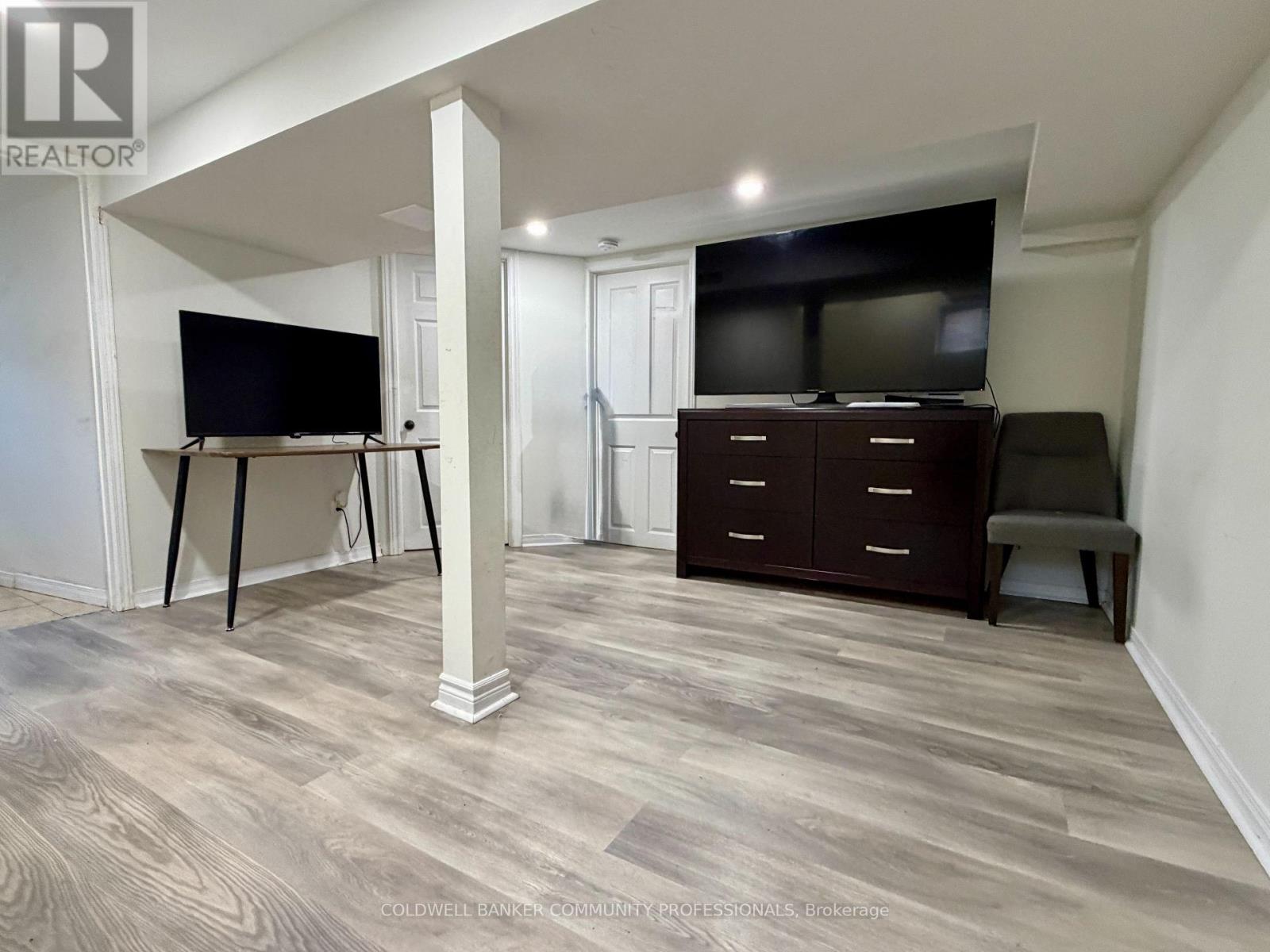 94 HOWARD AVENUE - 15