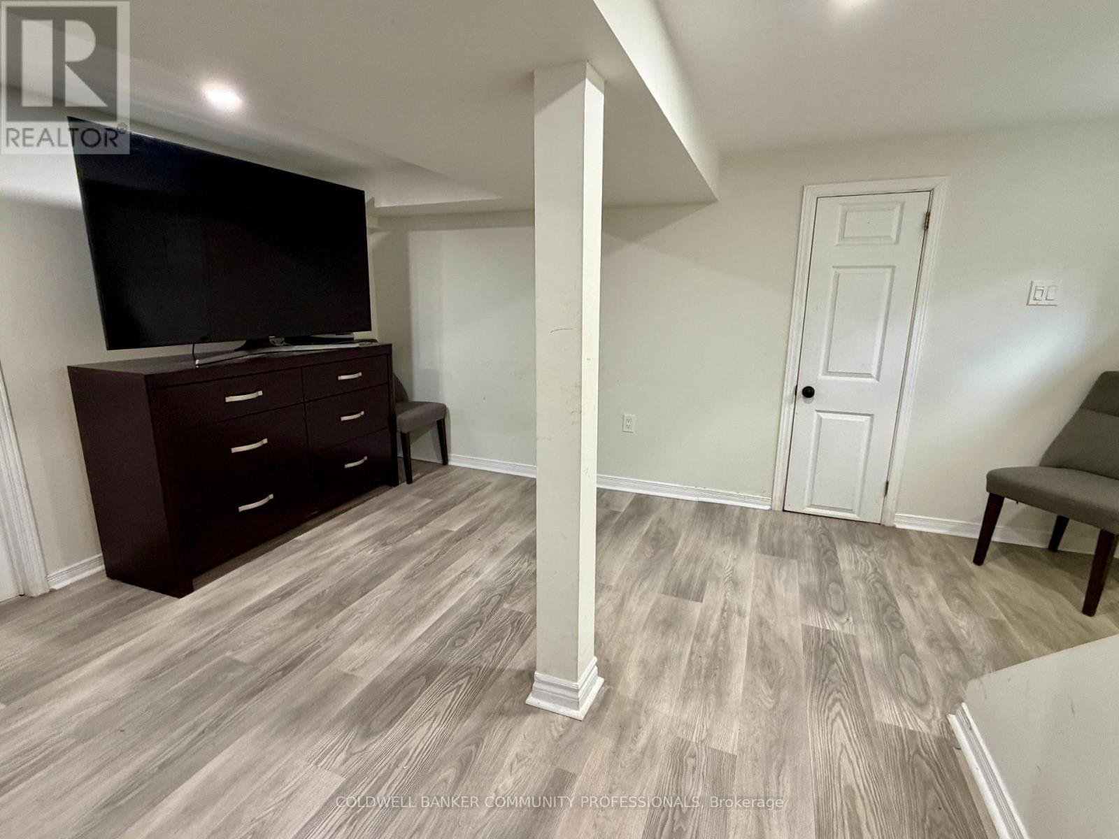 94 HOWARD AVENUE - 16