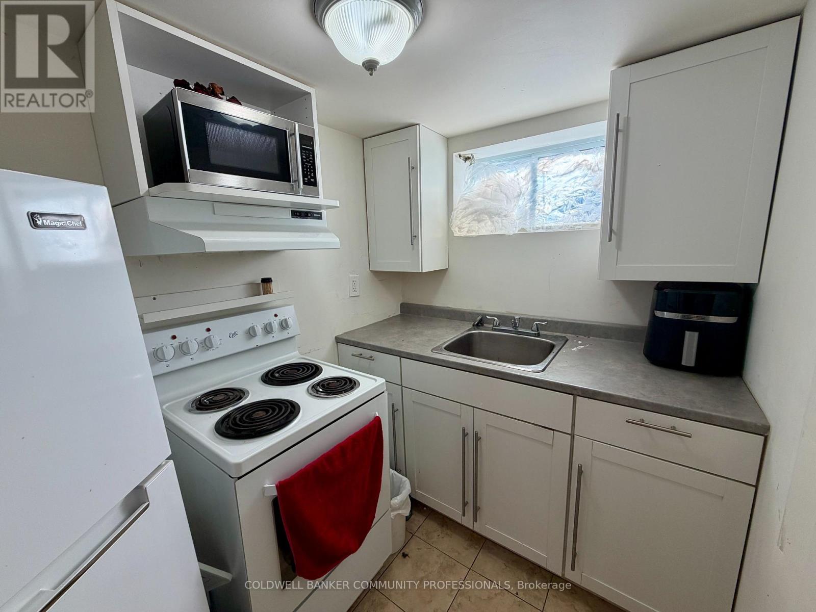94 HOWARD AVENUE - 18