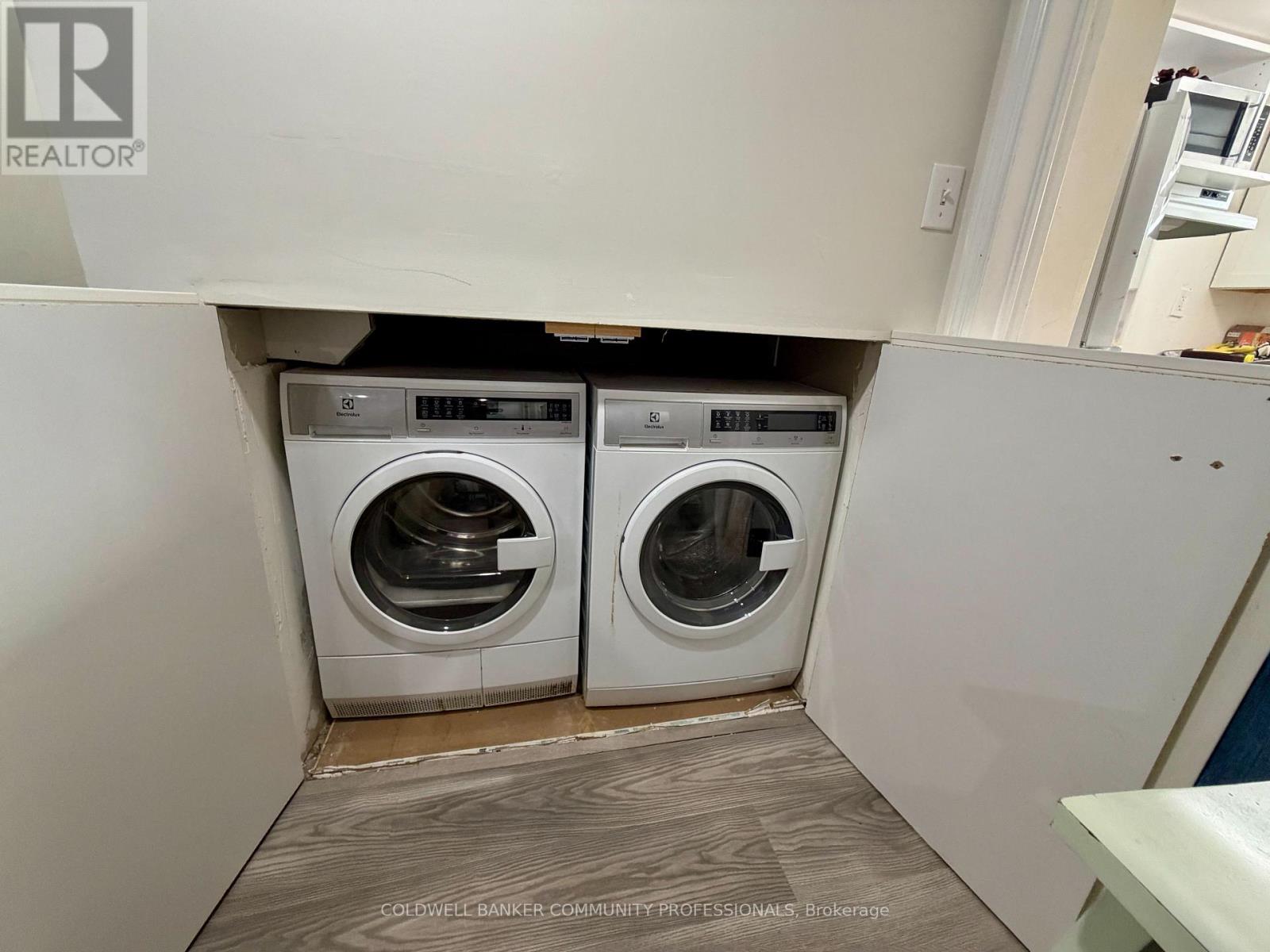 94 HOWARD AVENUE - 20