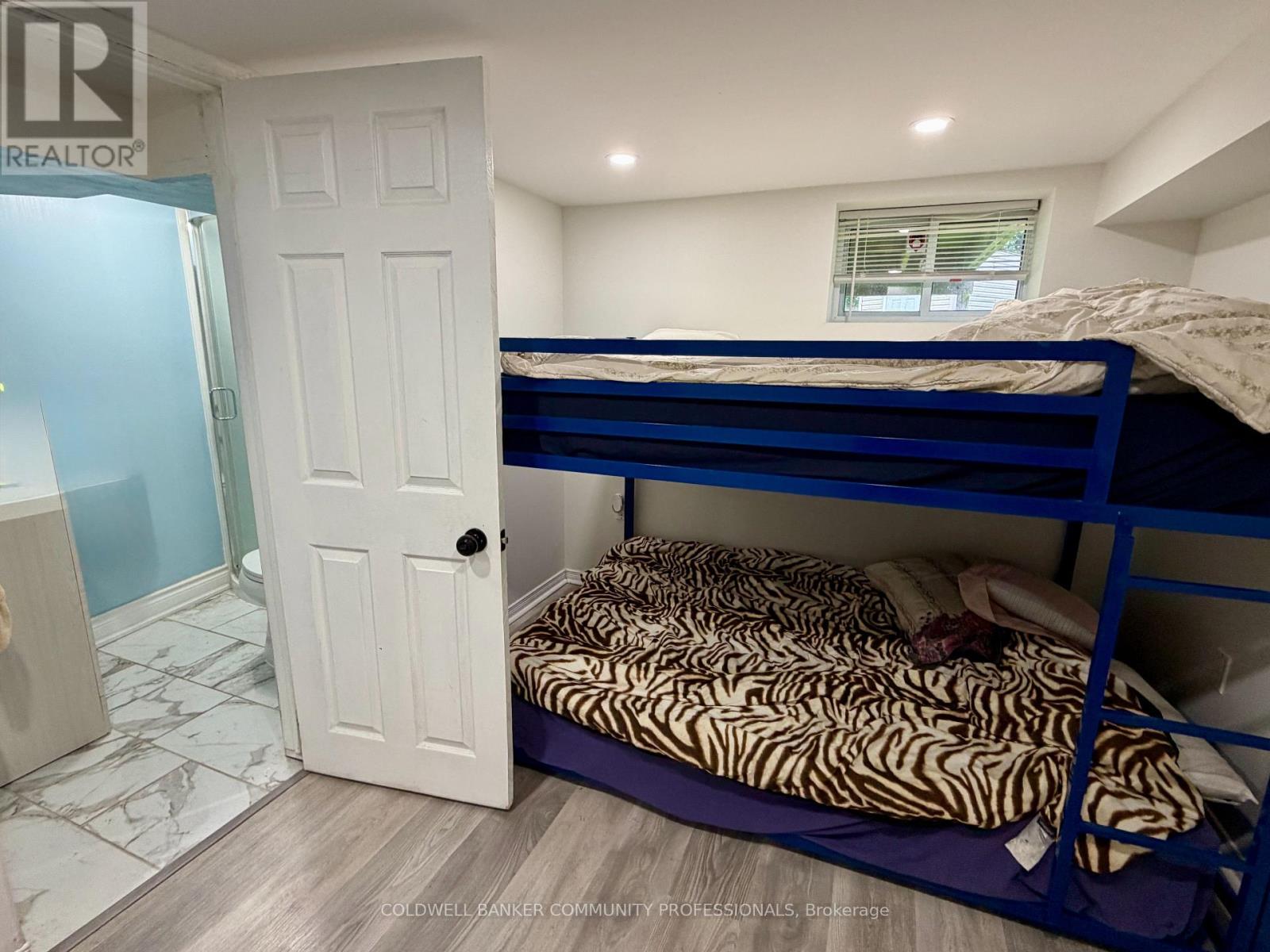 94 HOWARD AVENUE - 22