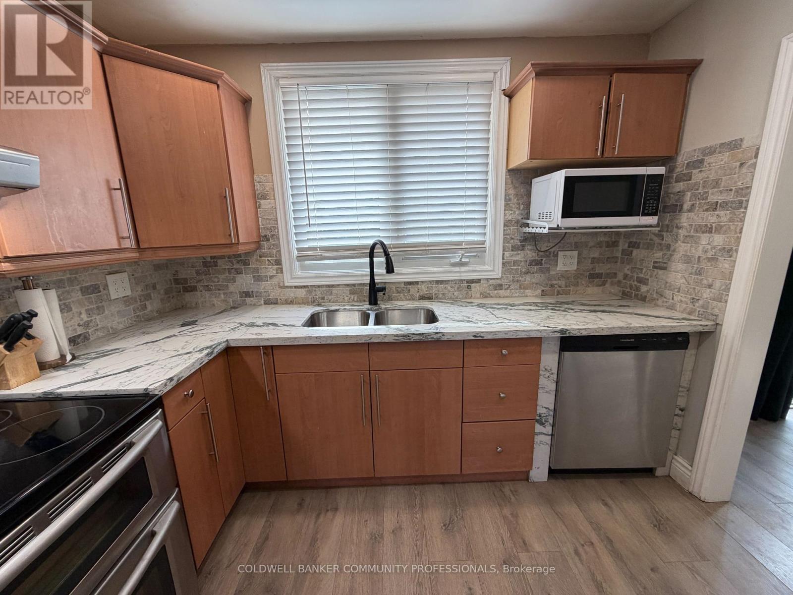 94 HOWARD AVENUE - 7