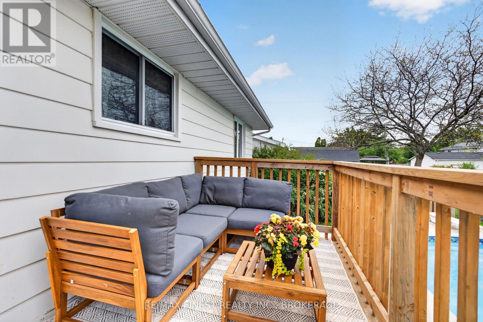 14 CHESTERFIELD DRIVE - 28