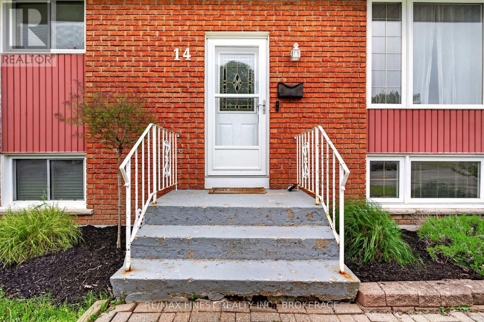 14 CHESTERFIELD DRIVE - 5