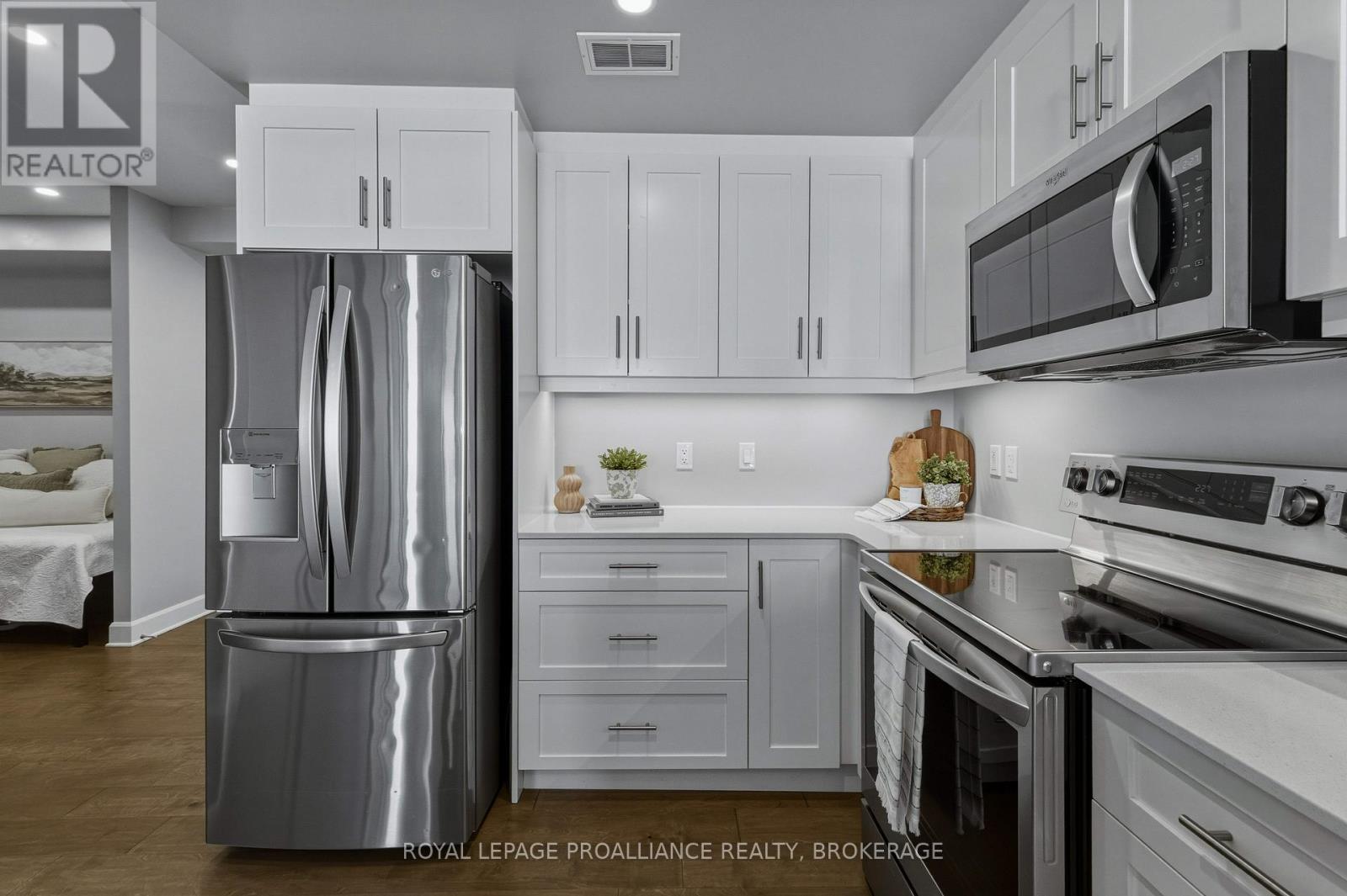 #218 129B SOUTH STREET - 22