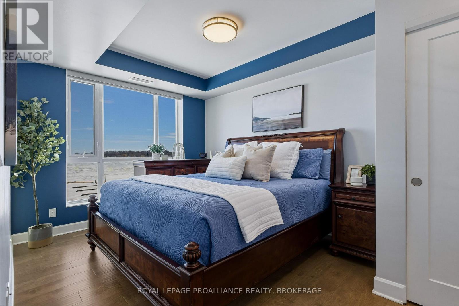 #218 129B SOUTH STREET - 28