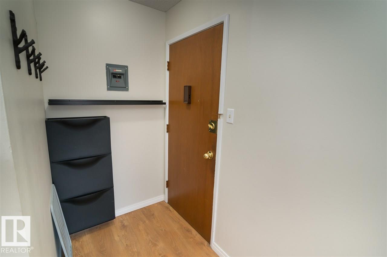#54 5615 105 ST NW - 11