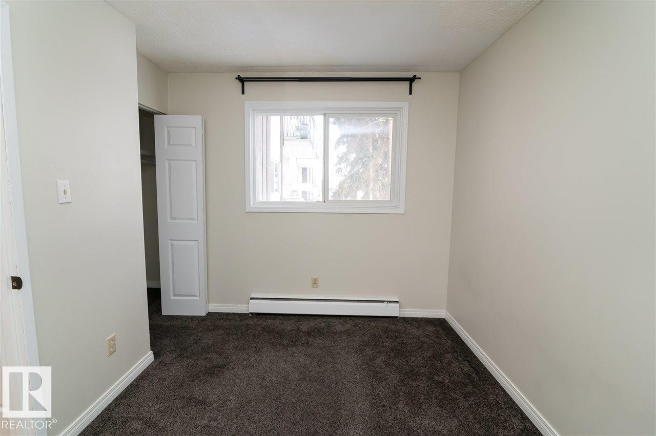 #54 5615 105 ST NW - 15