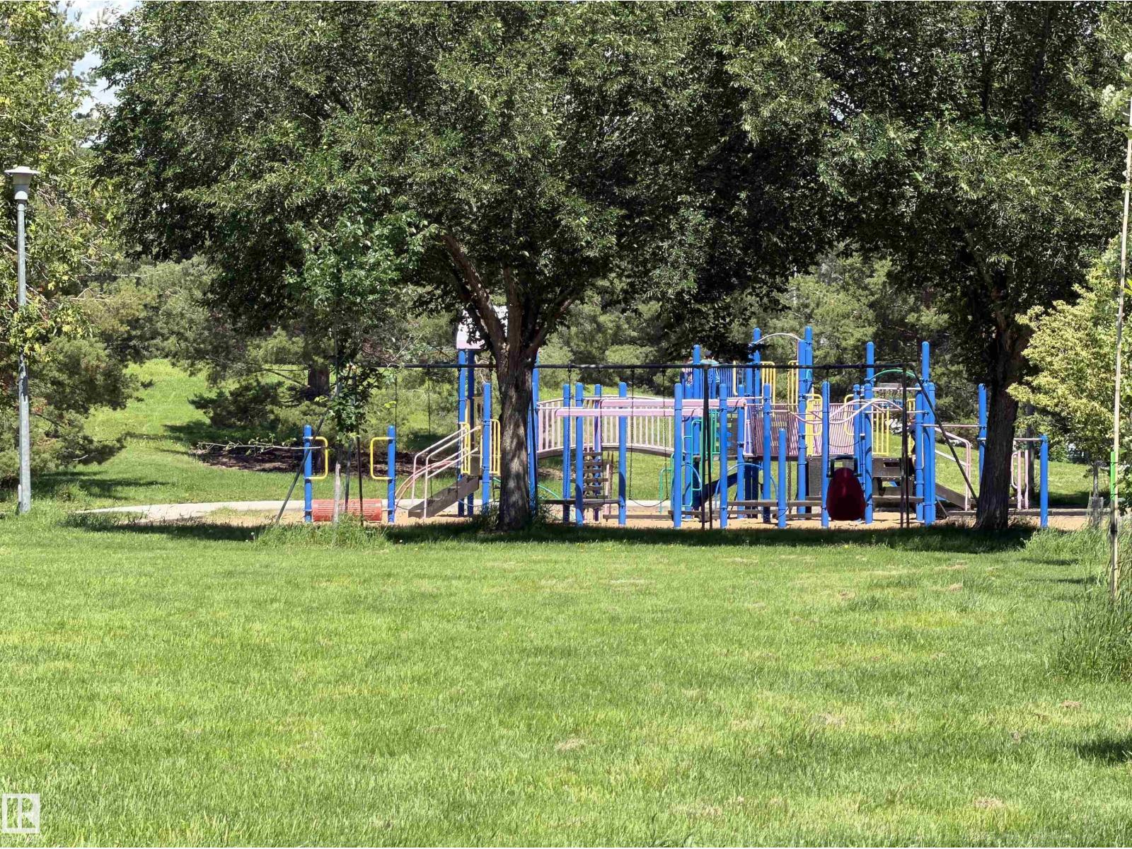#54 5615 105 ST NW - 4