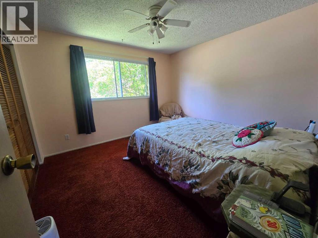 1121 56 Street - 5