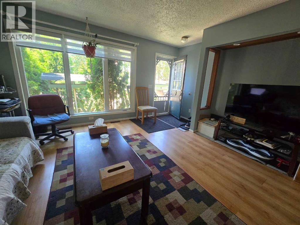 1121 56 Street - 7