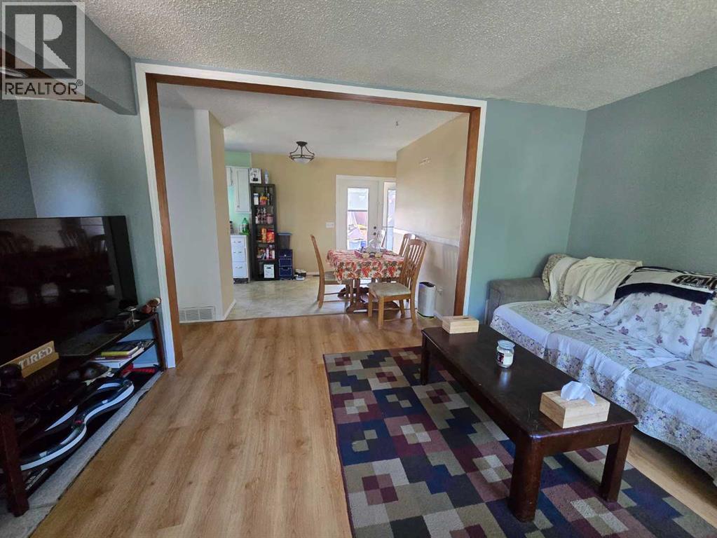 1121 56 Street - 8