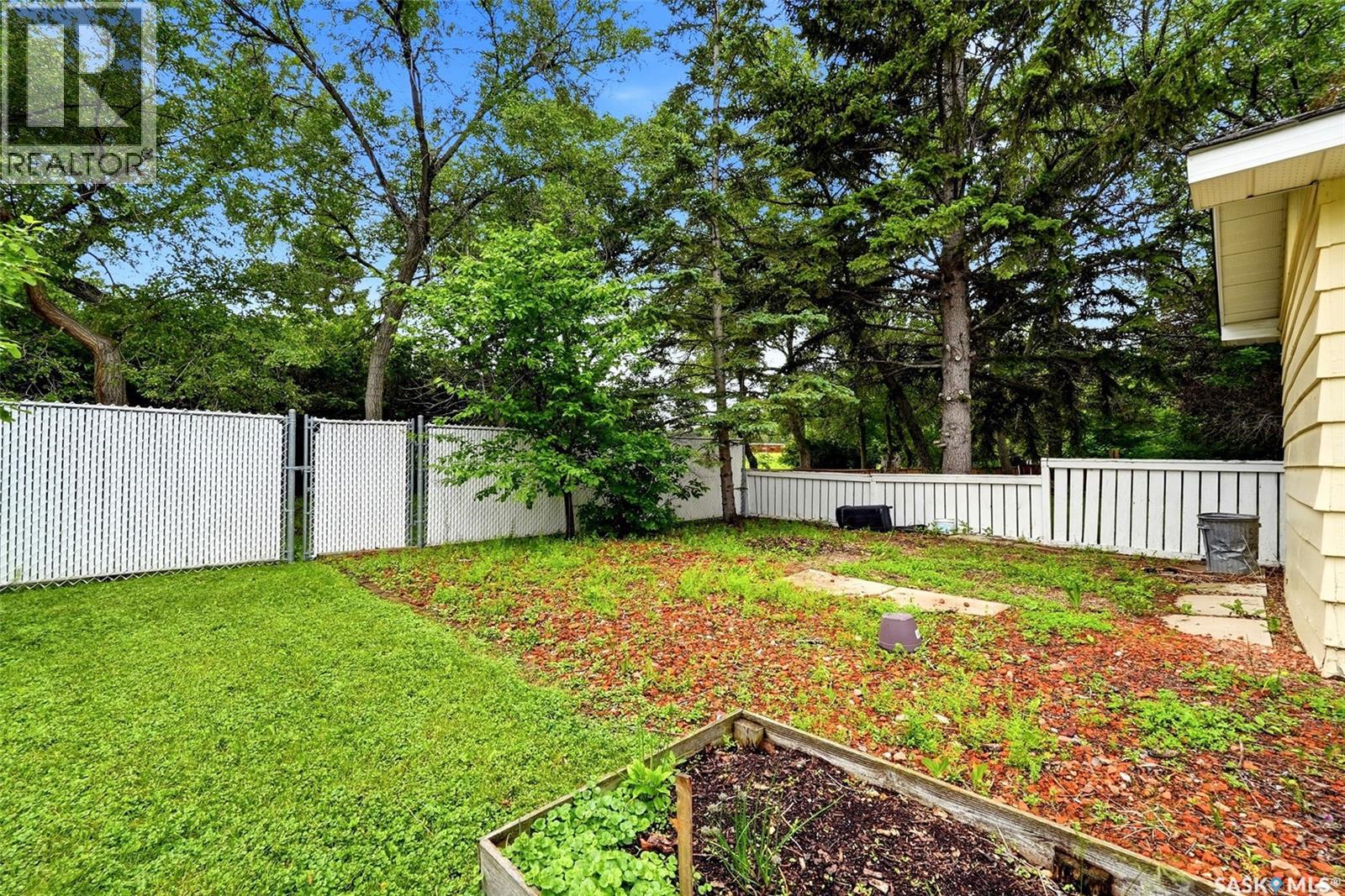 2305 Parliament AVENUE — photo 40