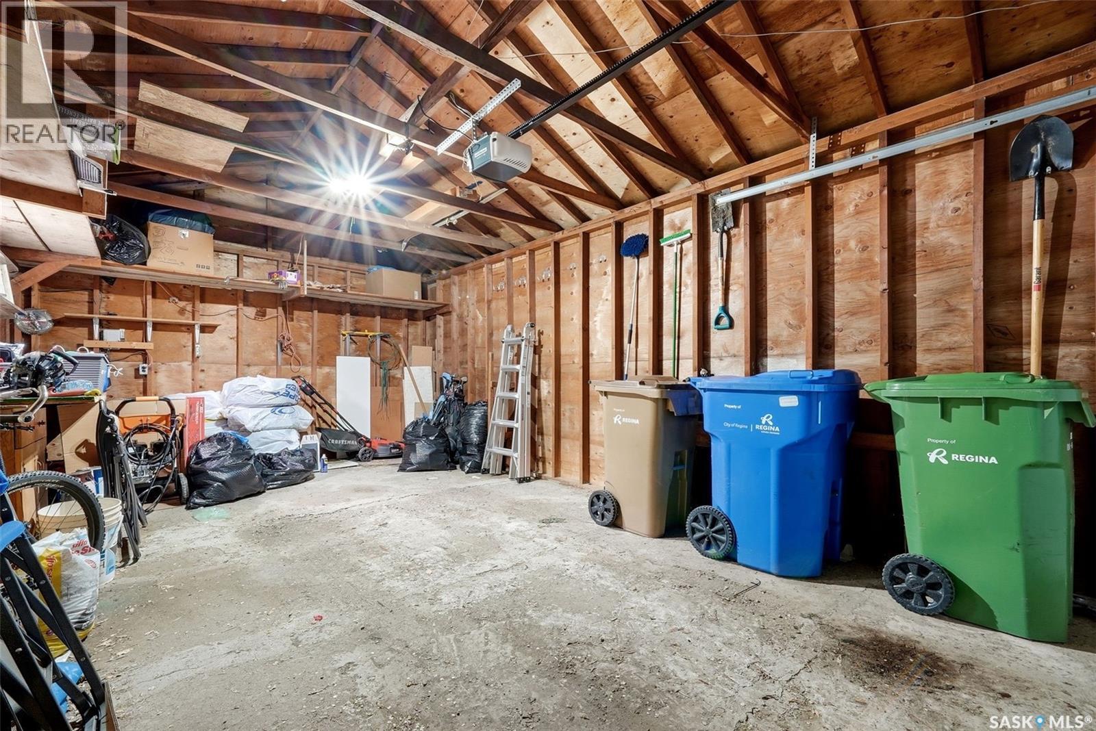 2305 Parliament AVENUE — photo 43