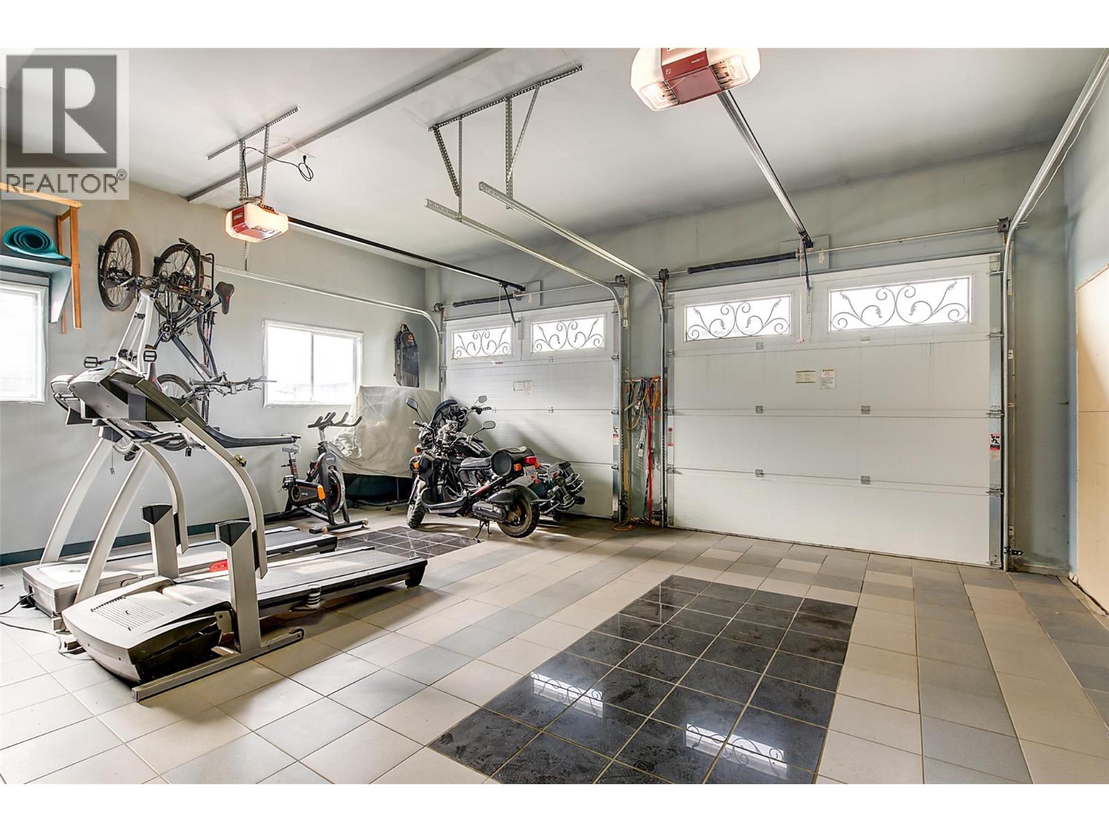 #1-3 371 Valley Road - 22