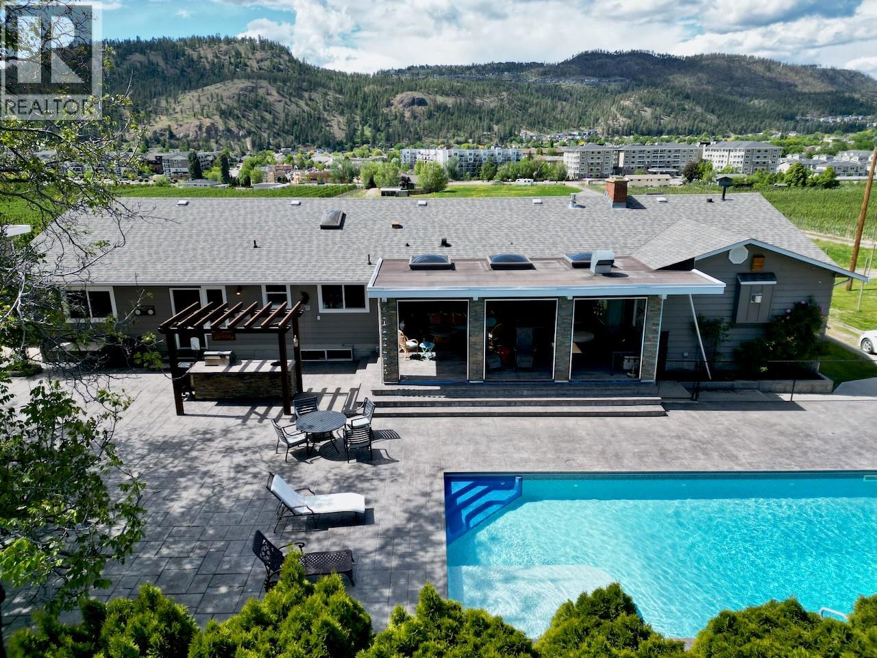 #1-3 371 Valley Road - 97