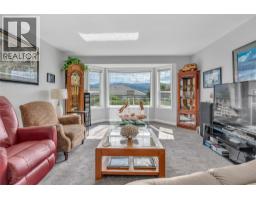 Kitchen - 424 Ridge Road, Penticton, BC V2A8N7 Photo 7