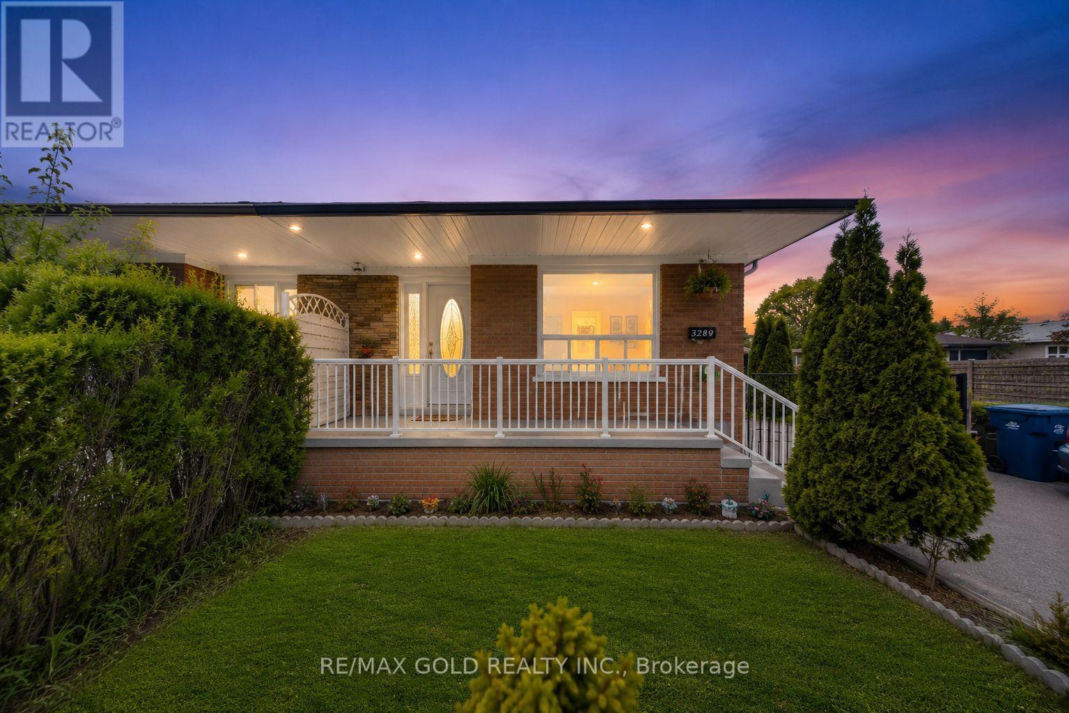 3289 VICTORY CRESCENT - 1