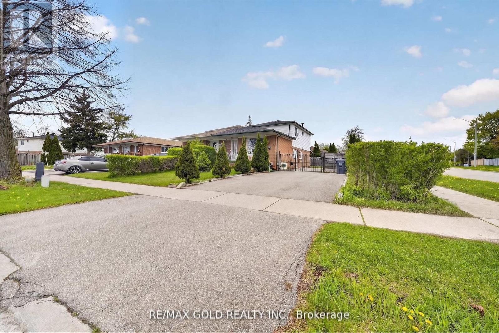 3289 VICTORY CRESCENT - 3