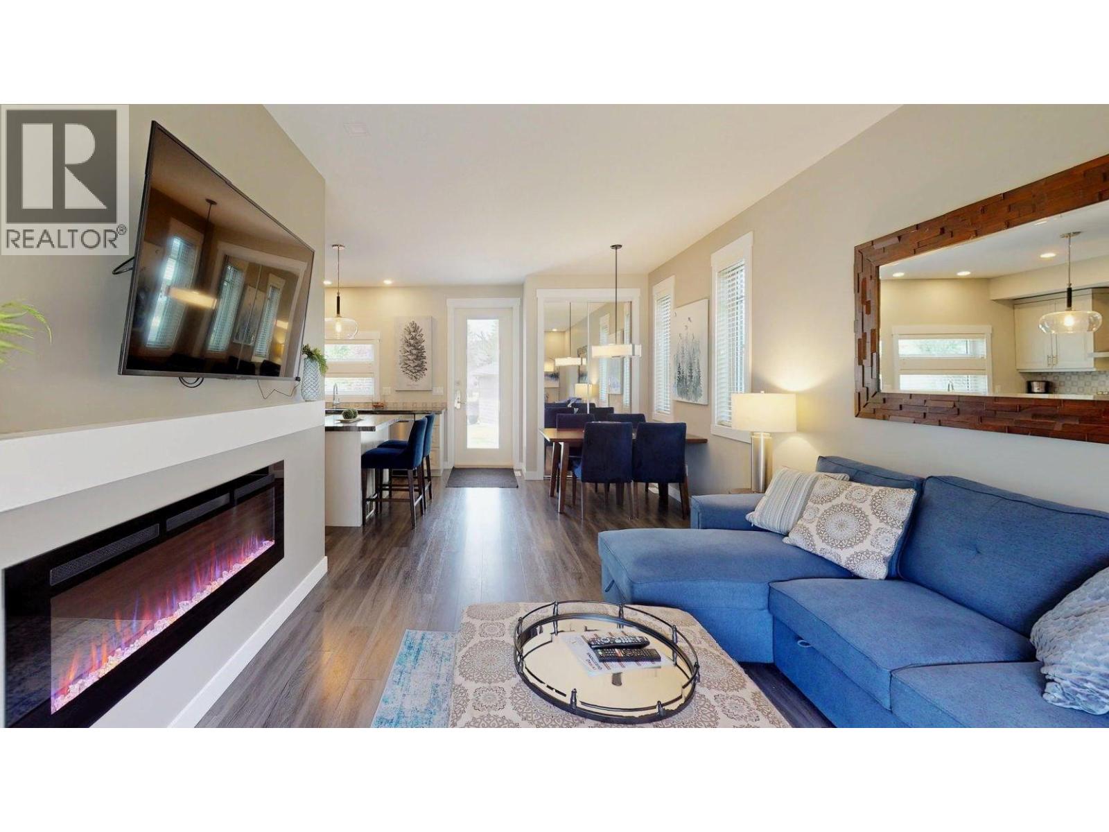 #924 900 BIGHORN Boulevard - 13