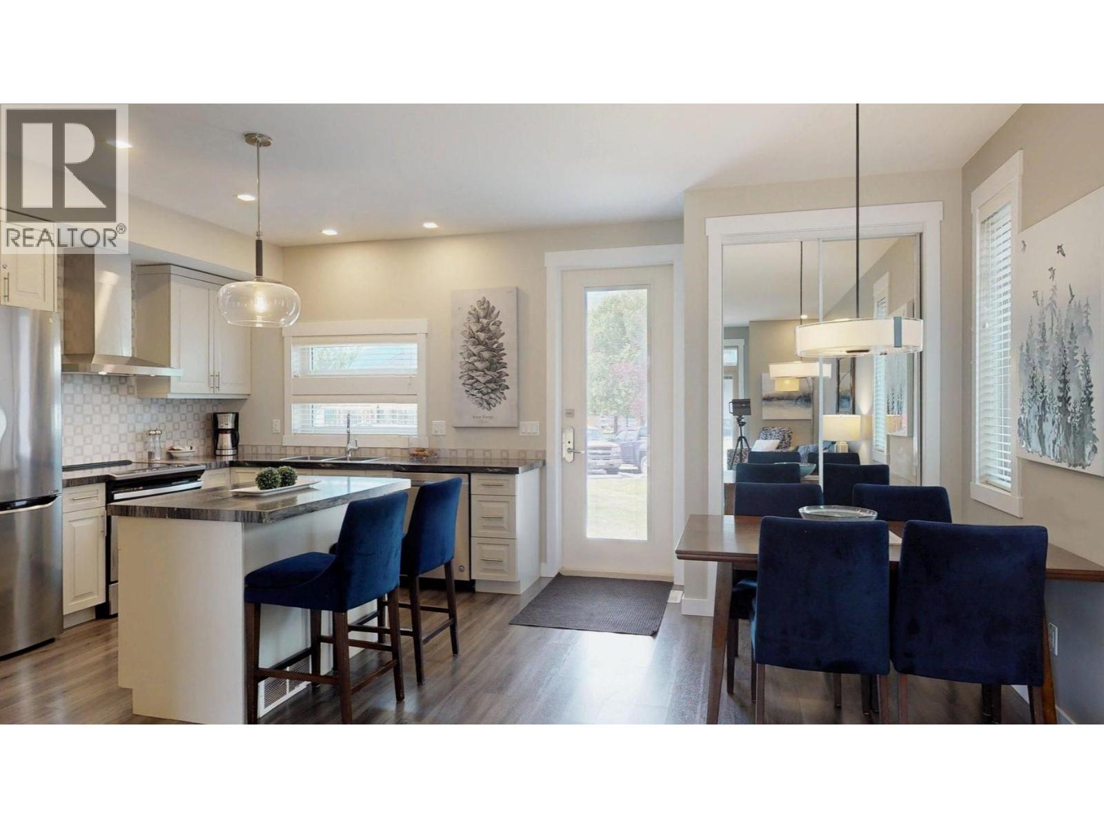 #924 900 BIGHORN Boulevard - 17