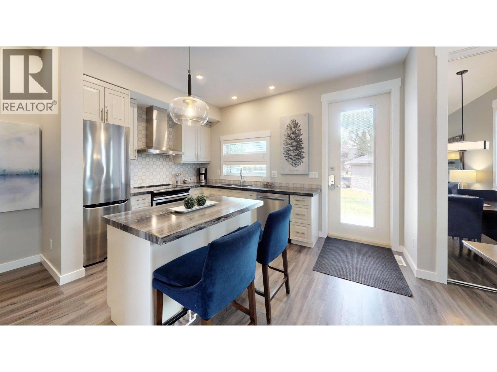 #924 900 BIGHORN Boulevard - 23
