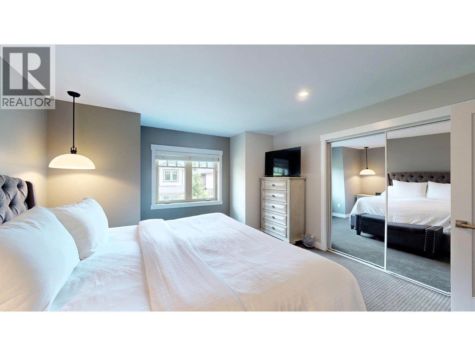 #924 900 BIGHORN Boulevard - Image 31