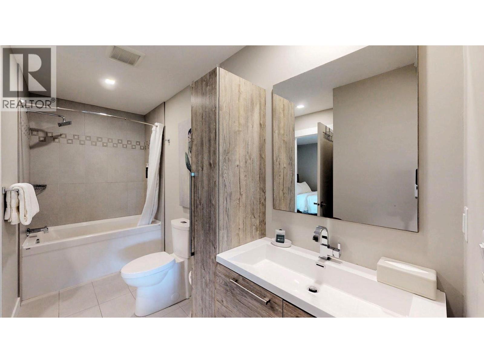 #924 900 BIGHORN Boulevard - Image 35