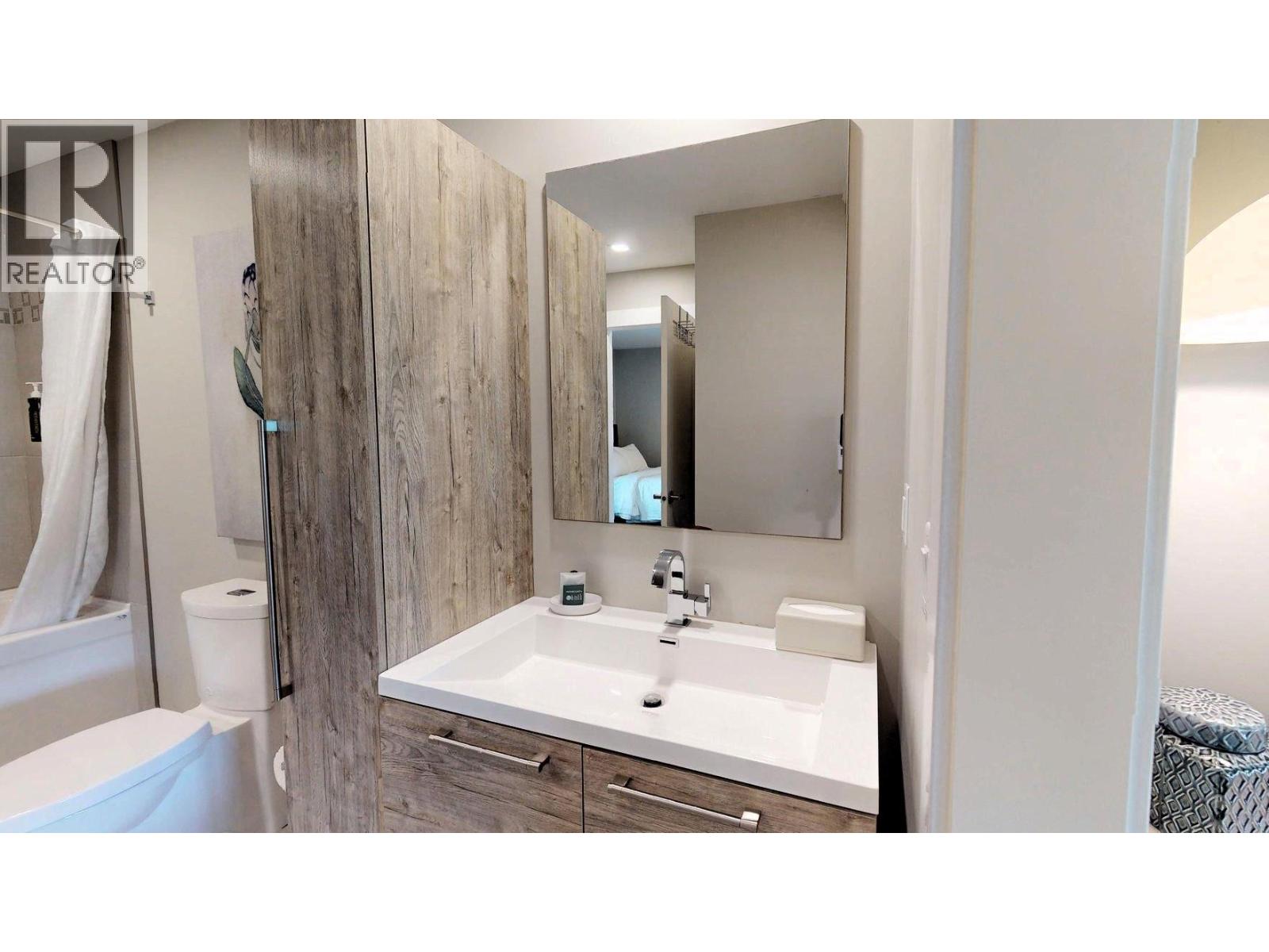 #924 900 BIGHORN Boulevard - Image 36