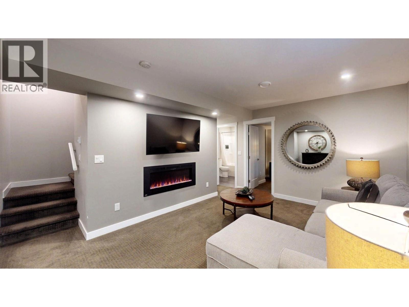 #924 900 BIGHORN Boulevard - Image 42