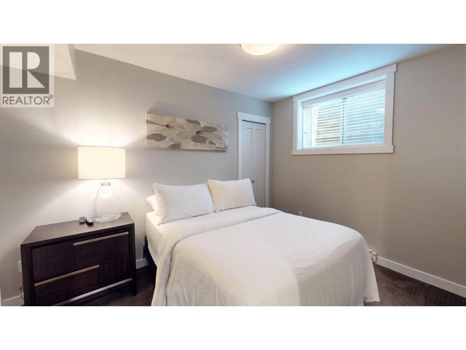 #924 900 BIGHORN Boulevard - 46