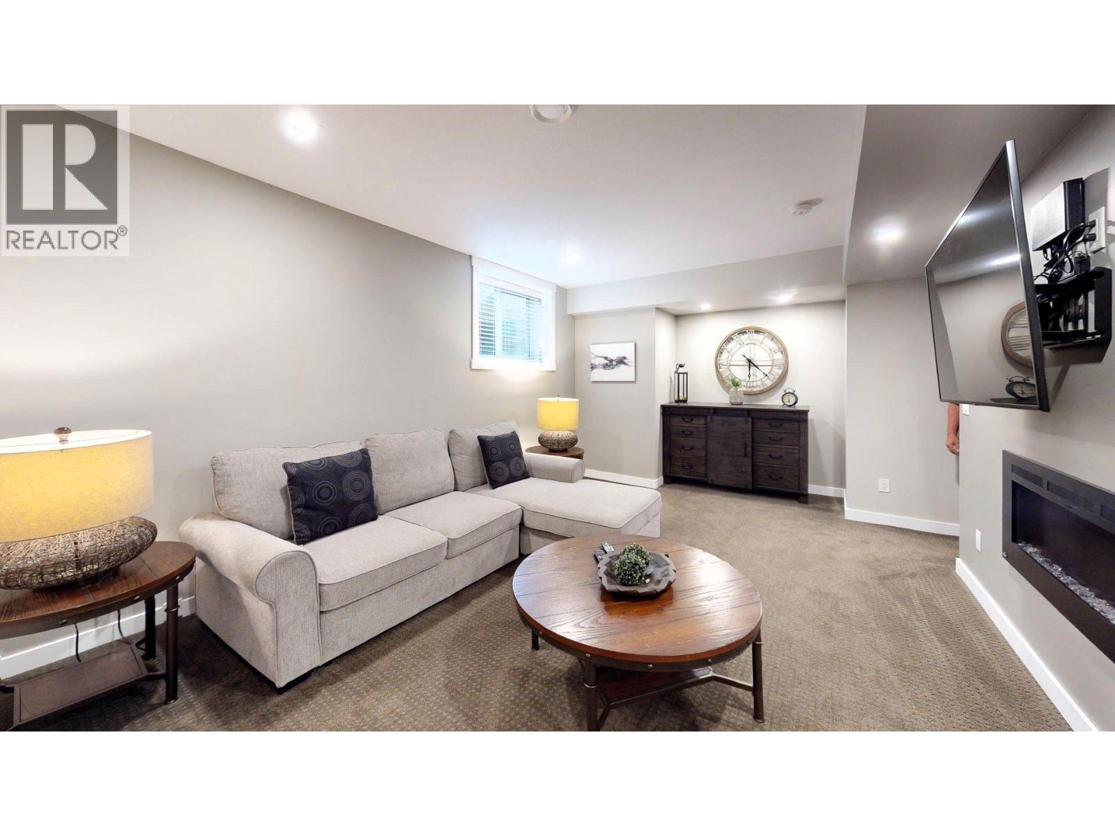 #924 900 BIGHORN Boulevard - Image 50