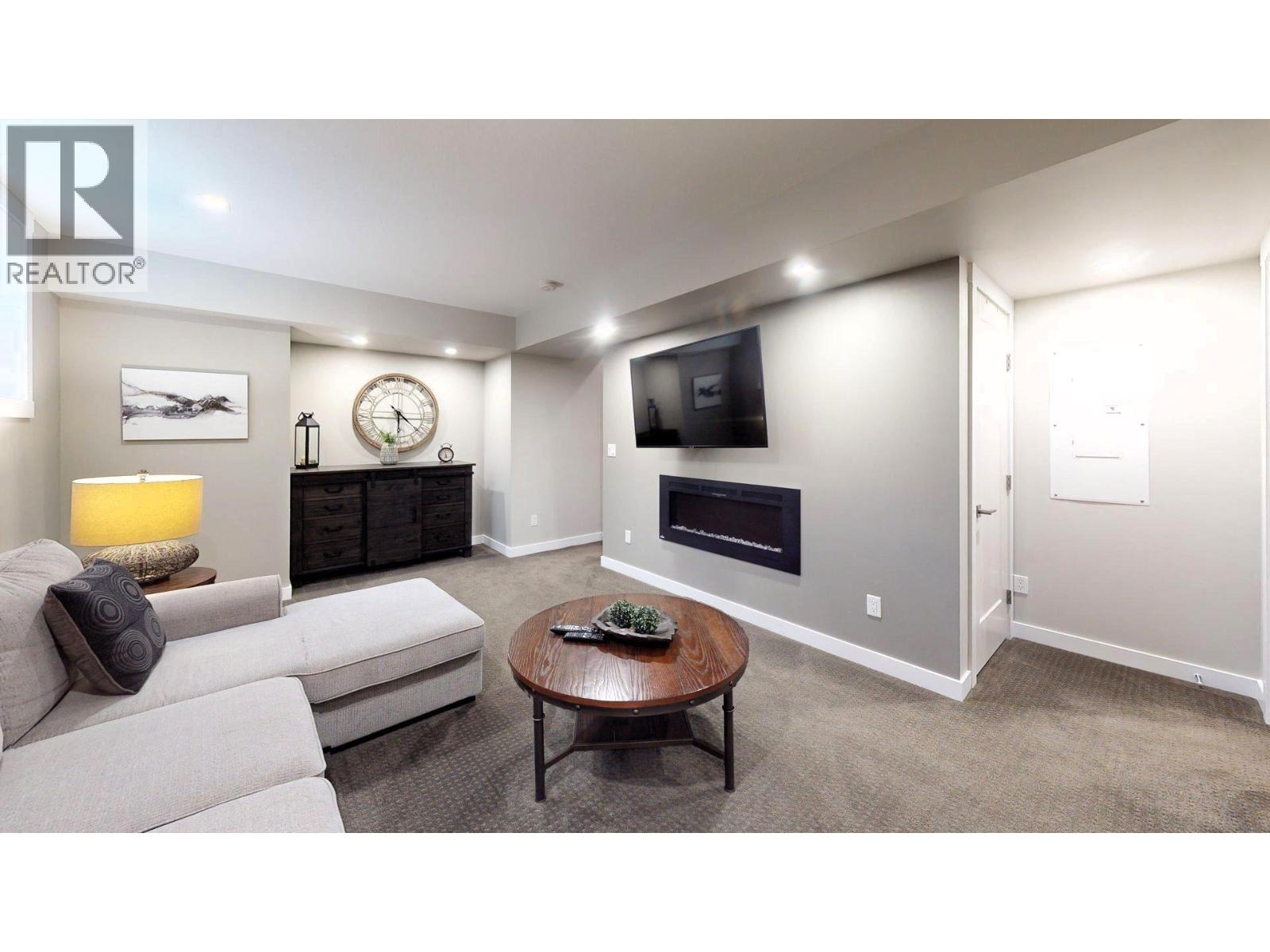 #924 900 BIGHORN Boulevard - Image 53